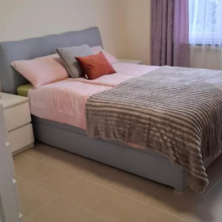 In Ruhiger Lage Anbindung Cologne