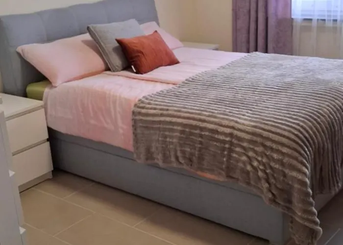 In Ruhiger Lage Anbindung Cologne